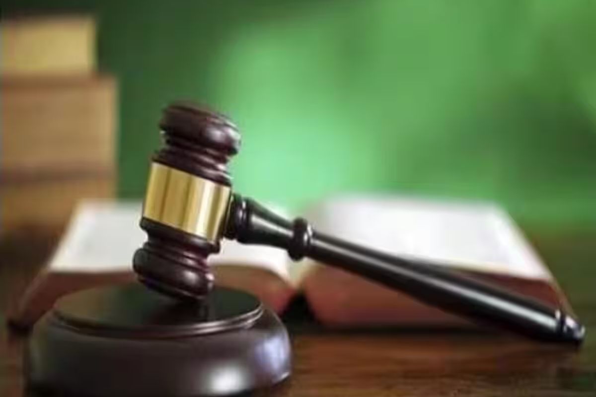 Courts cannot control the love of teenagers, High Court's statement in POCSO case