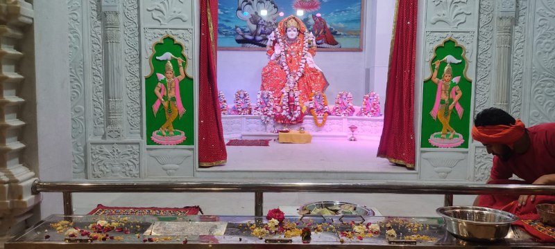 अष्ट महालक्ष्मी और हनुमान मंदिर में अब नहीं लगेगा मिठाई का भोग