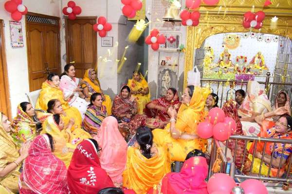 फागोत्सव- मन्दिरों में राधा-कृष्ण की सजने लगी झांकी