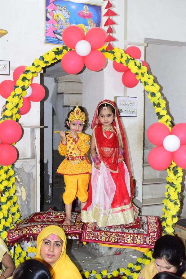 फागोत्सव- मन्दिरों में राधा-कृष्ण की सजने लगी झांकी