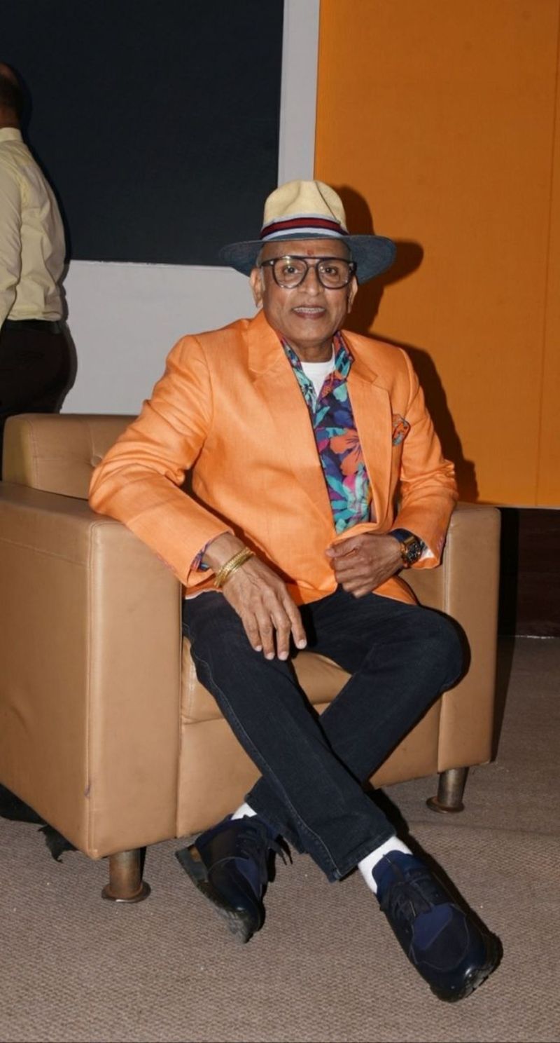 घाट-घाट का पानी पीया है इसलिए मैं यूनिक हूं