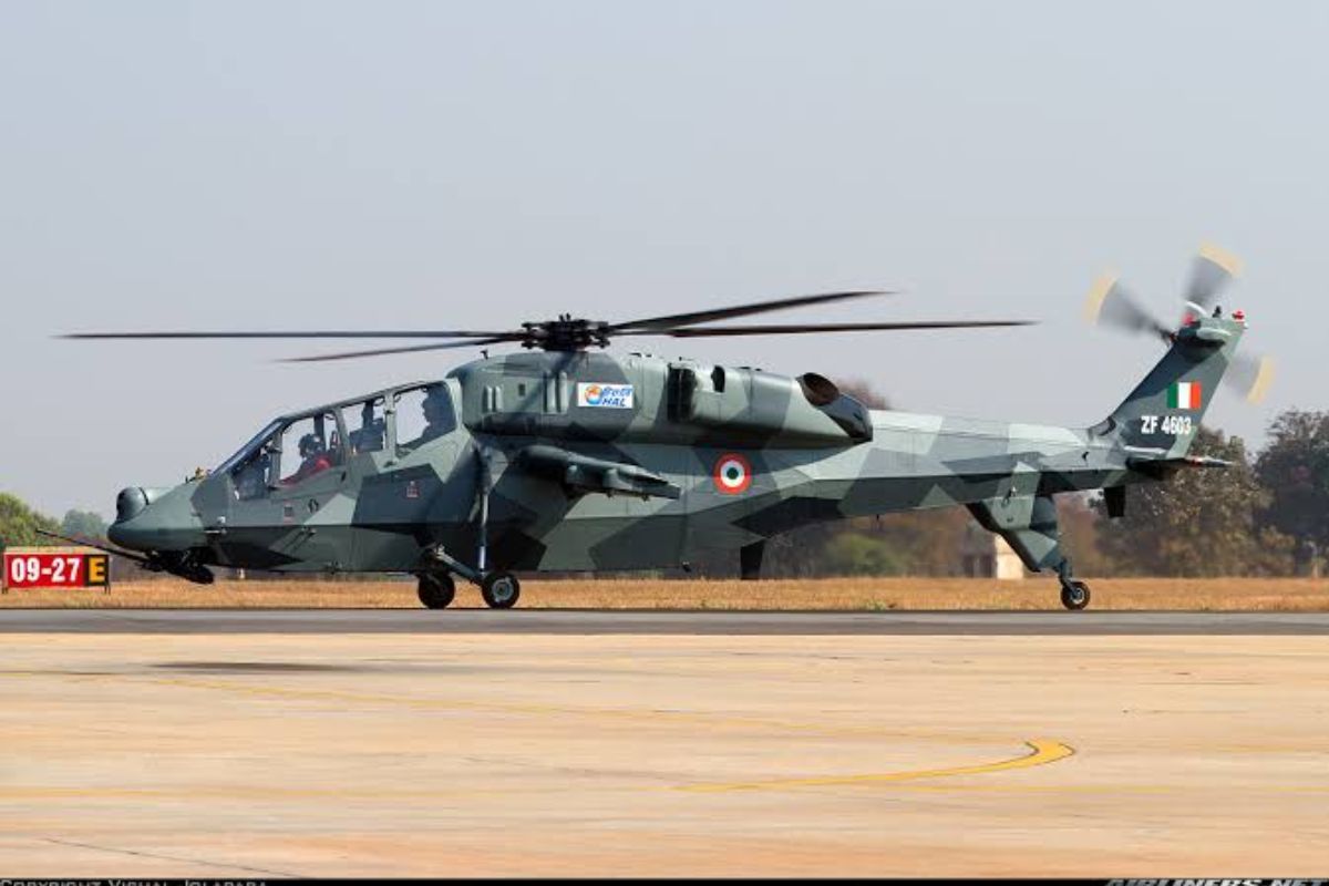 ah64e_apache_combat_helicopter_in_jodhpur.jpg