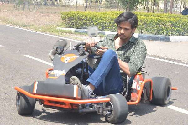 थार महोत्सव में गो कार्ट व रोबो रेस का दिखा जलवा...देखिए तस्वीरें