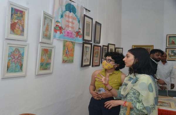 बिखरे परम्परा ,कला -संस्कृति  के रंग