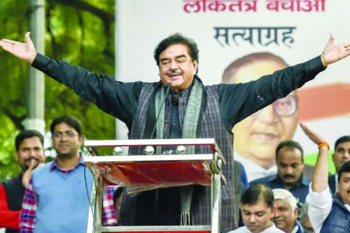 70s and 80s actor win elections some doing well left the politics Amitabh bachhan Shatrughan Sinha rajesh khanna dharmendra