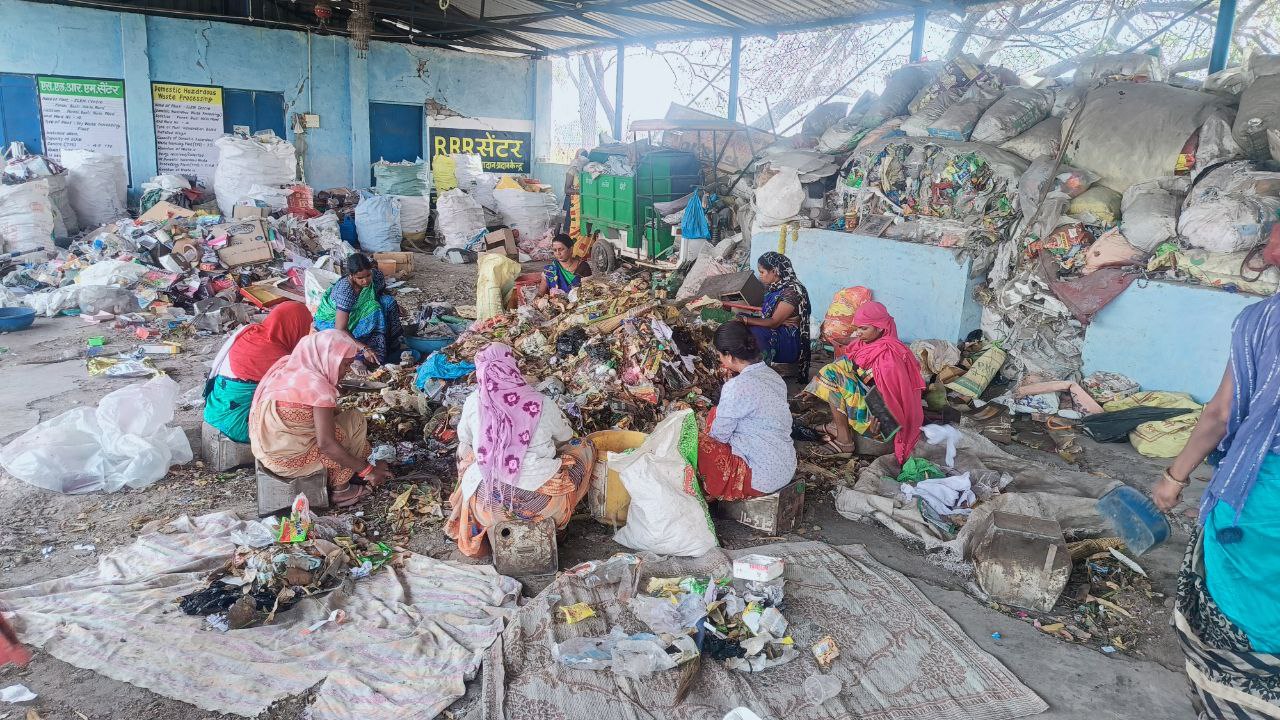 जिनके कंधों पर स्वच्छता की बागडोर, उनकी खुद की स्वास्थ्य की सुरक्षा दांव पर