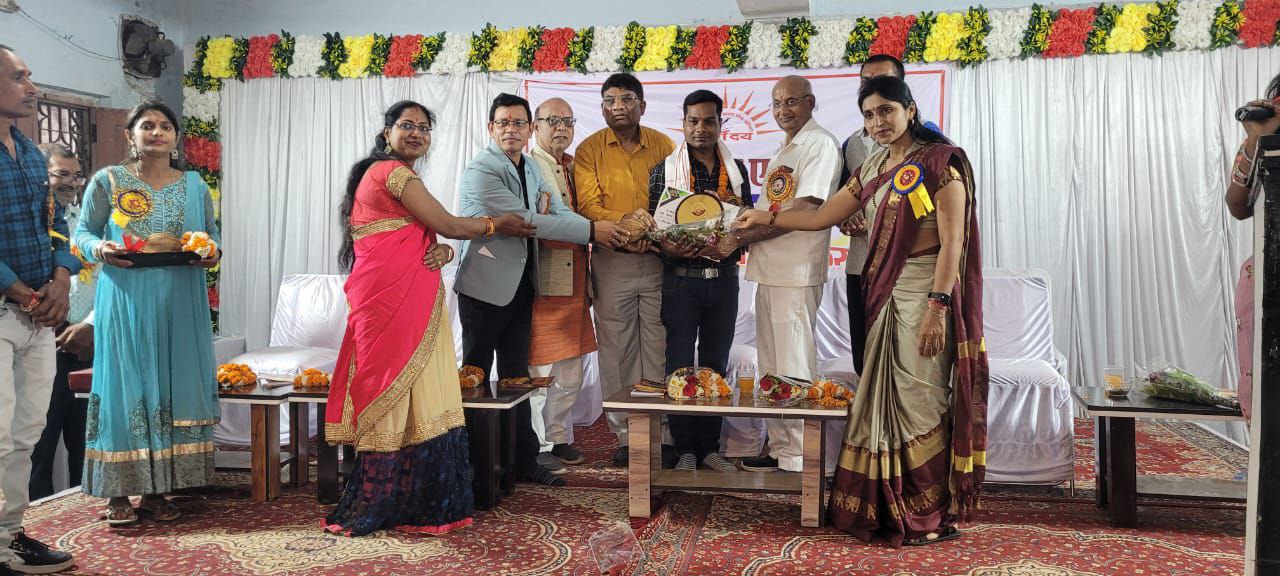 City's young poet Balmukund Shrivas honored with Sarvodaya Sahitya Sadhak Samman
