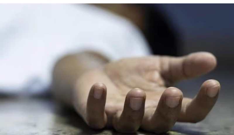 देवर ने ट्रेन के आगे कूद कर दी जान, सदमे में आई भाभी ने खाया जहर