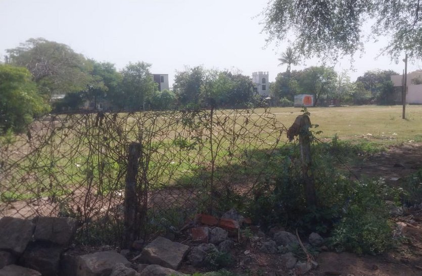 The garden of Dhanvantari Nagar was destroyed and turned into a field