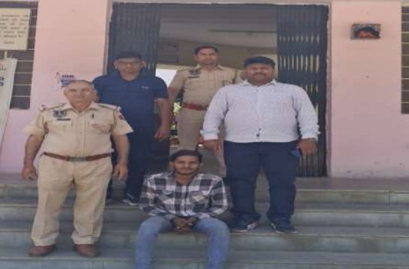 देशी कट्टा लेकर वारदात की फिराक में घूम रहा बदमाश गिरफ्तार