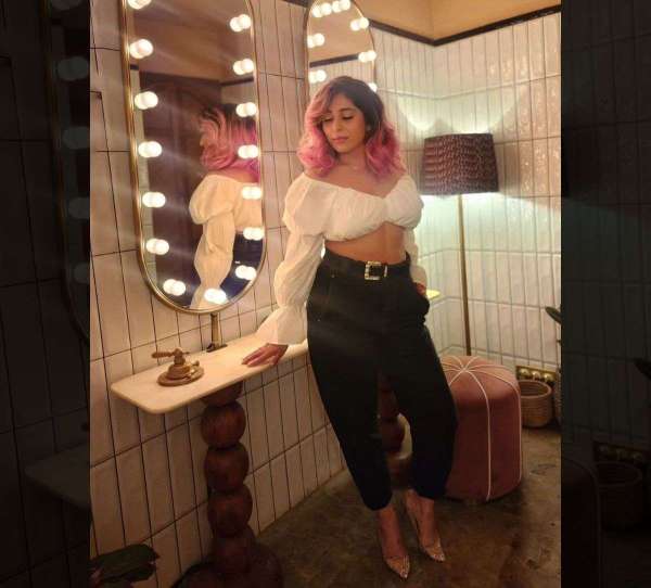 Singer Neha Bhasin loose weight by fasting for 18 hours see pictures