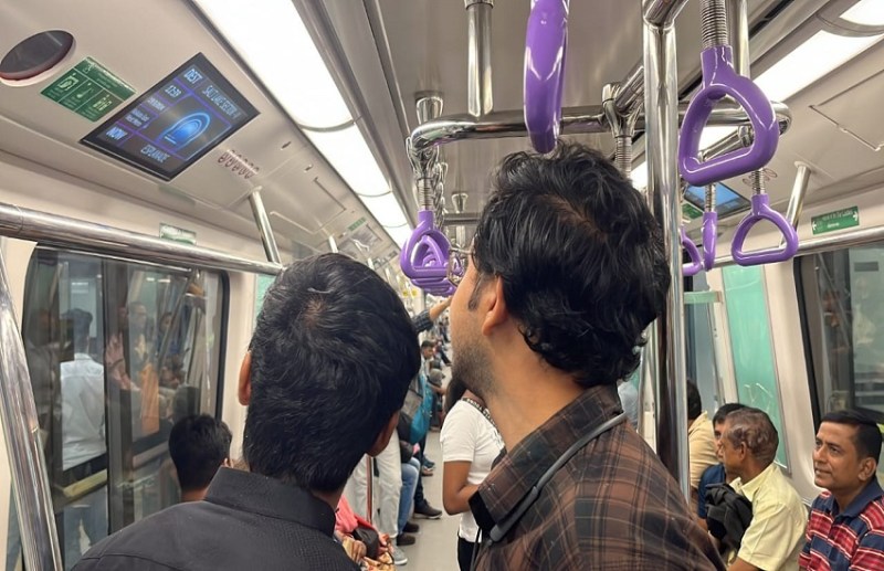 WEST BENGAL UNDERWATER METRO 2024-देश की पहली अंडरवाटर मेट्रो में सफर कर रोमांचित हो रहे यात्री