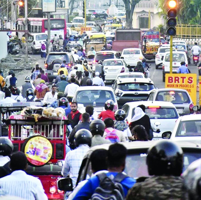 सुबह-शाम हर बाजार जाम, ब्लैक स्पॉट ले रहा है जान