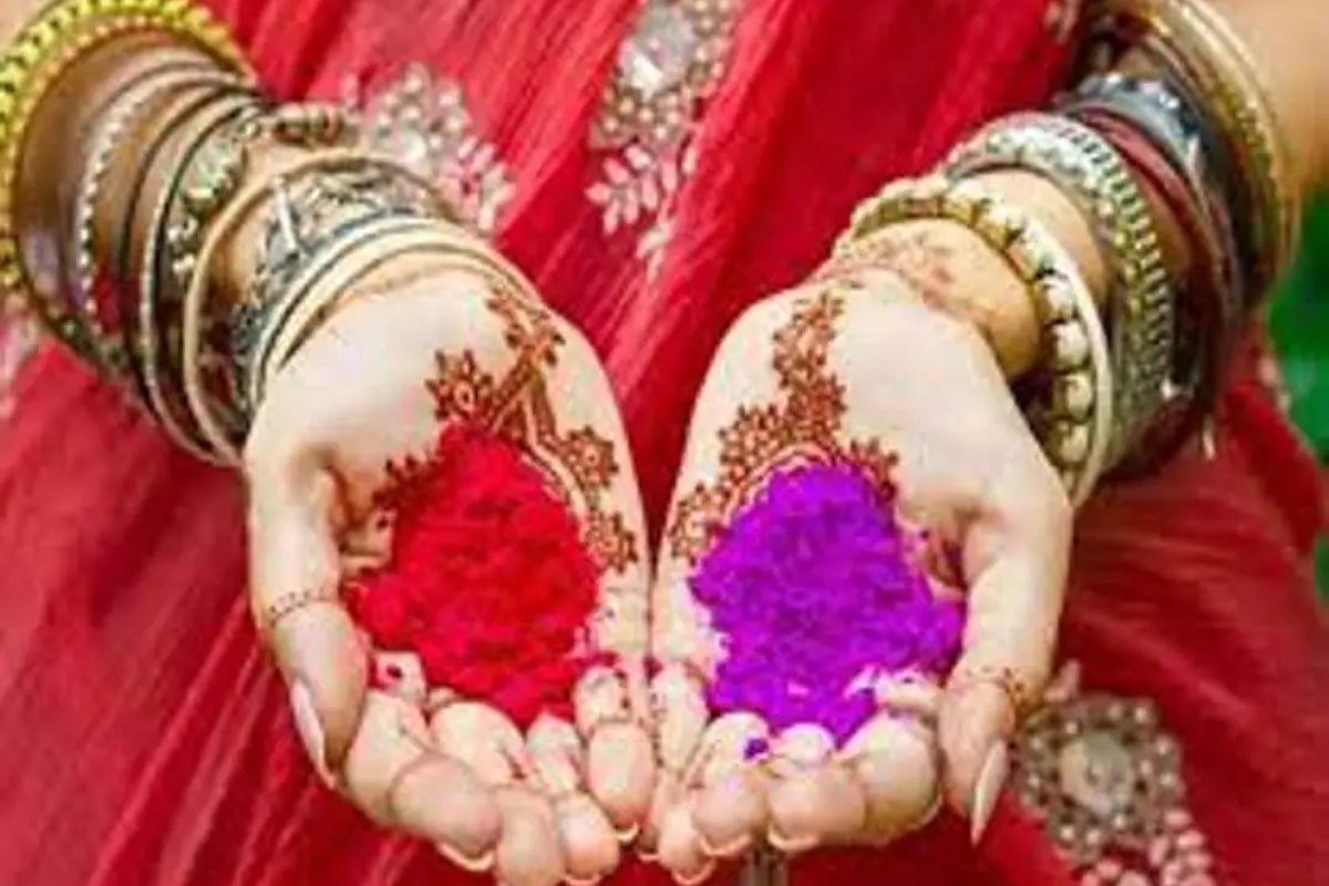   Why doesn't  newlywed daughter-in-law celebrate her first Holi at her in laws house 