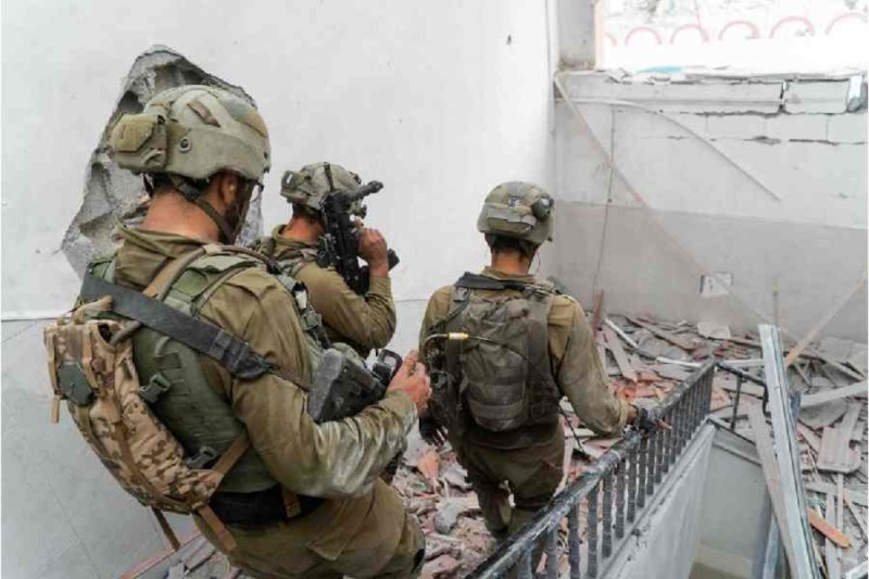 israeli_soldiers_in_al-shifa_hospital.jpg