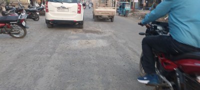 Slippery on Colony Road near Ghadi Chowk