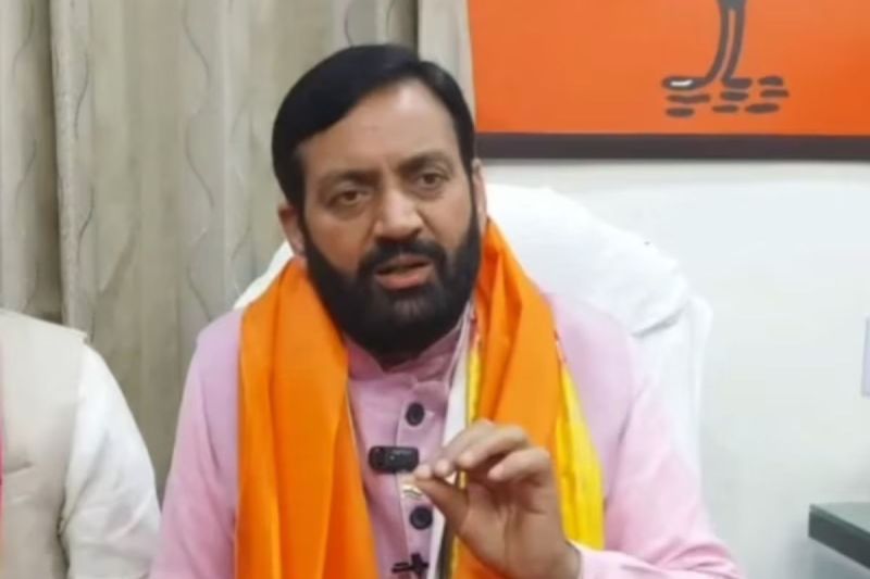 CM Saini said for first time on displeasure of anil vij former Home Minister of Haryana he is our senior