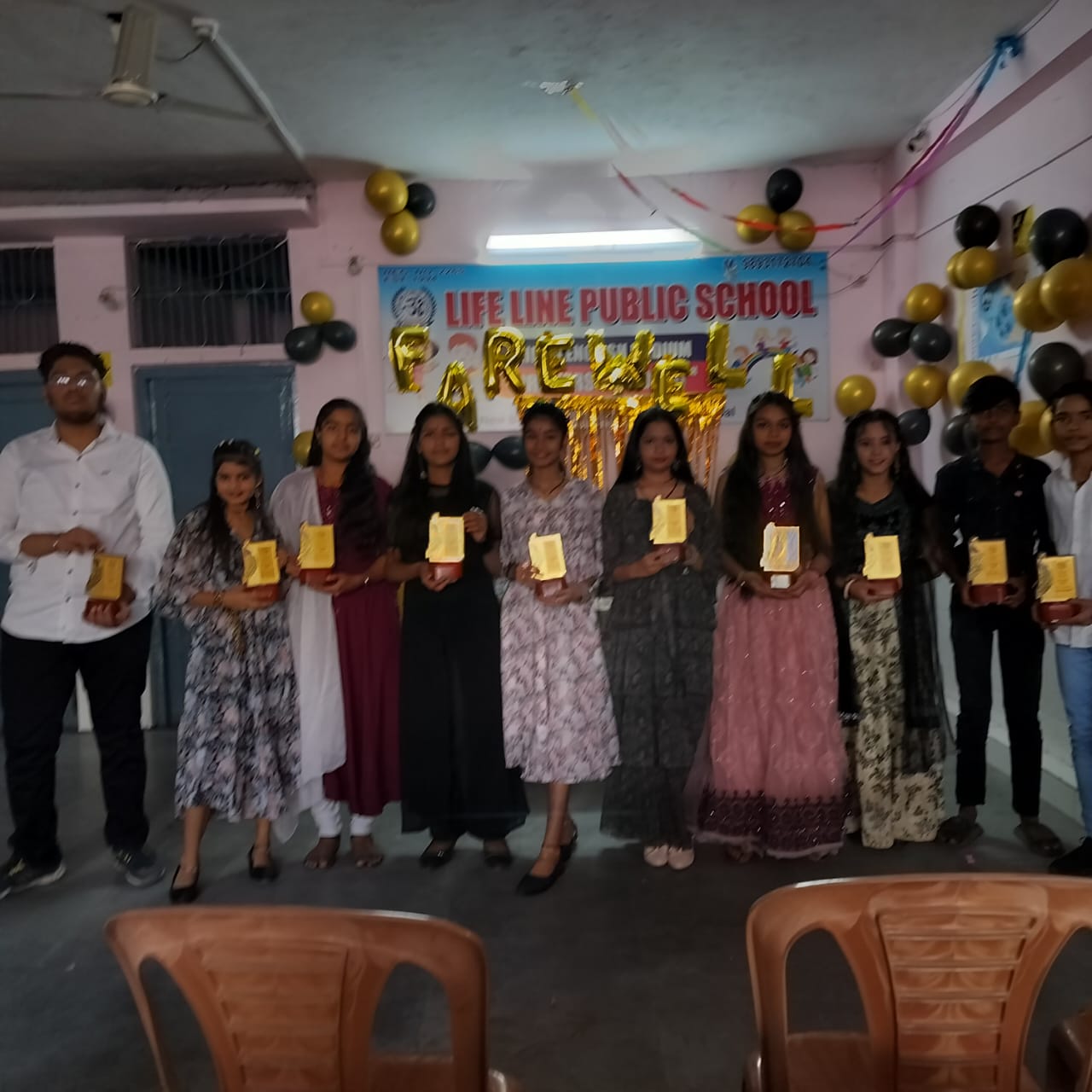 सीनियर ने जूनियरों छात्रों को सौंपी ज्ञान ज्योति