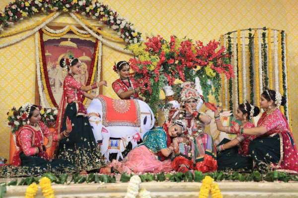 Phag Utsav in Govind Dev Ji Temple