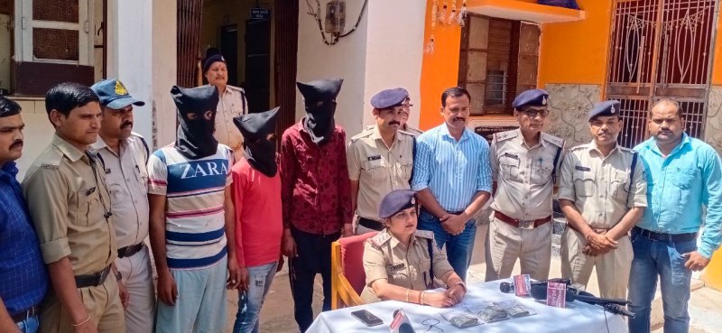 आदिवासी युवको से मारपीट कर लूटपाट करने वाले तीन लूटेरे दबोचे