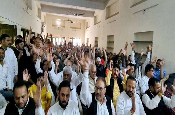 श्रद्धांजलि कार्यक्रम में जम्मू कांग्रेस के नेताओं ने कहा कि देश की आजादी के लिए इन बहादुर क्रांतिकारियों के साहस, समर्पण और निस्वार्थ बलिदान दिया है। जो आने वाली पीढ़ियों के लिए प्रेरणास्रोत बने हुए हैं।