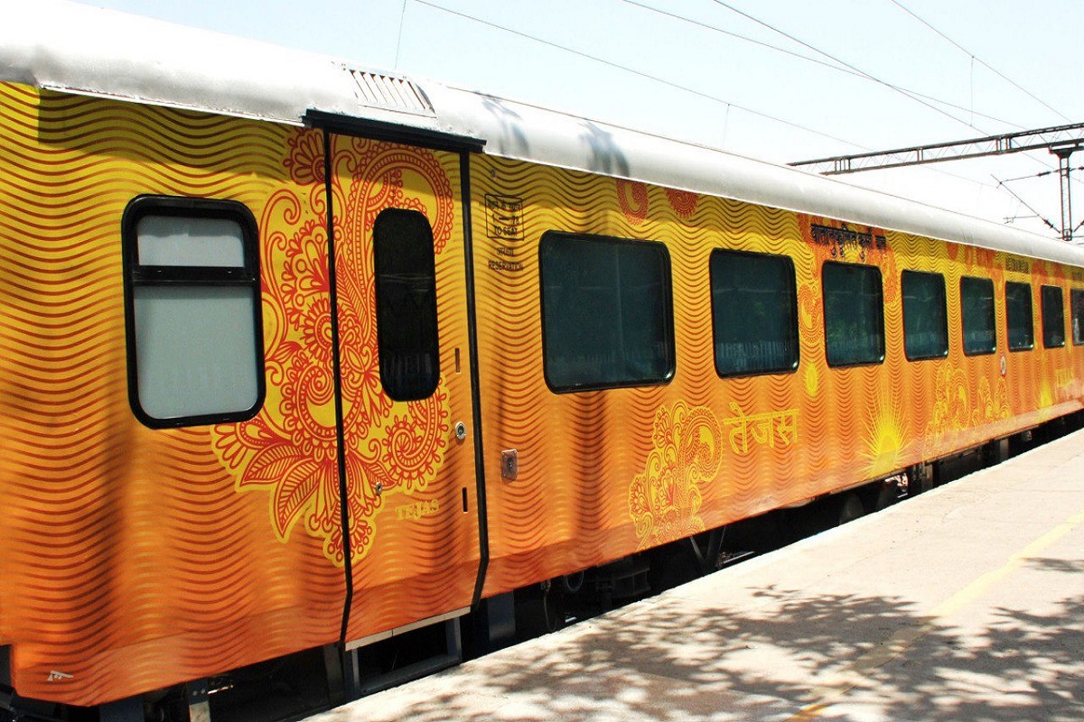 होली पर रेल यात्रियों को झटका, लखनऊ से दिल्ली तक दो दिन बंद रहेगी ये प्रमुख
ट्रेन