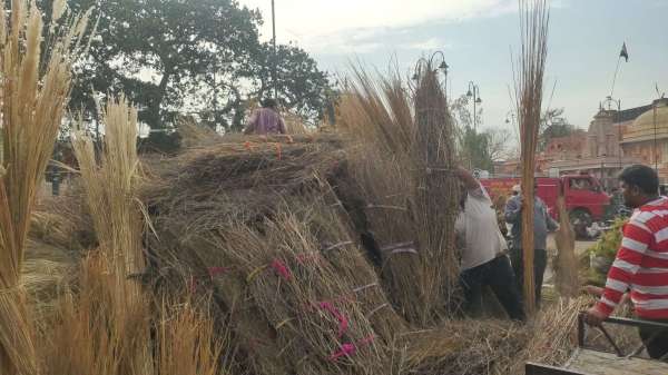 Holi worship material sold in the market