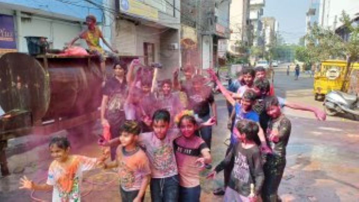 Lots of colors spread in the city too, festival remained cordial