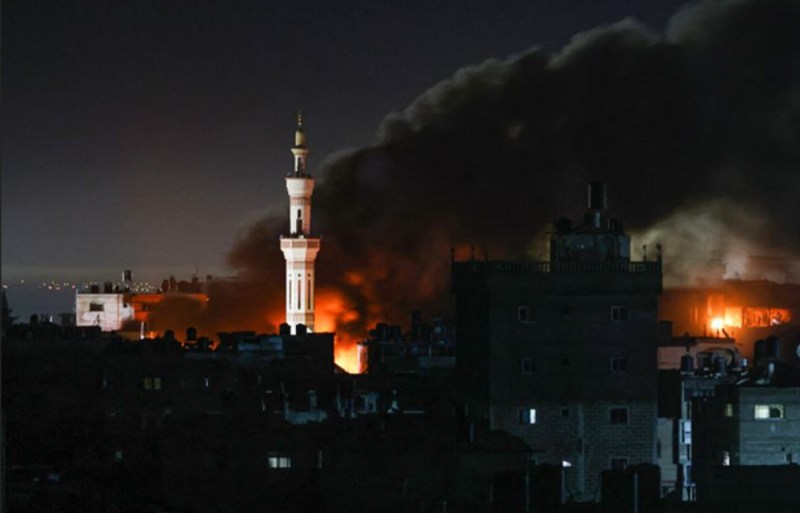 rafah_under_attack.jpg