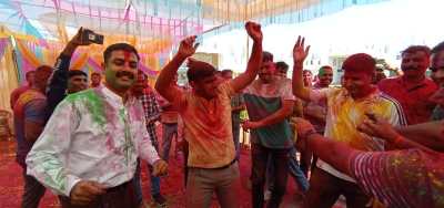 ब्यावर जिले की पुलिस लाइन में मना होली का जश्न, कलक्टर व एसपी के साथ मनाई खुशियां