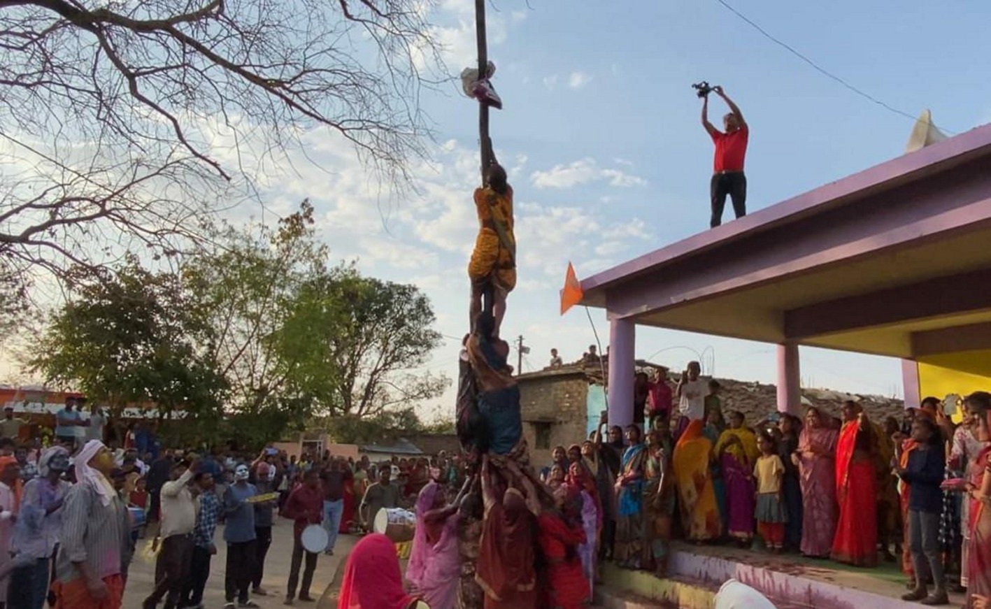 A village in Madhya Pradesh where Holi is played in a unique style on the day of Bhaidooj.