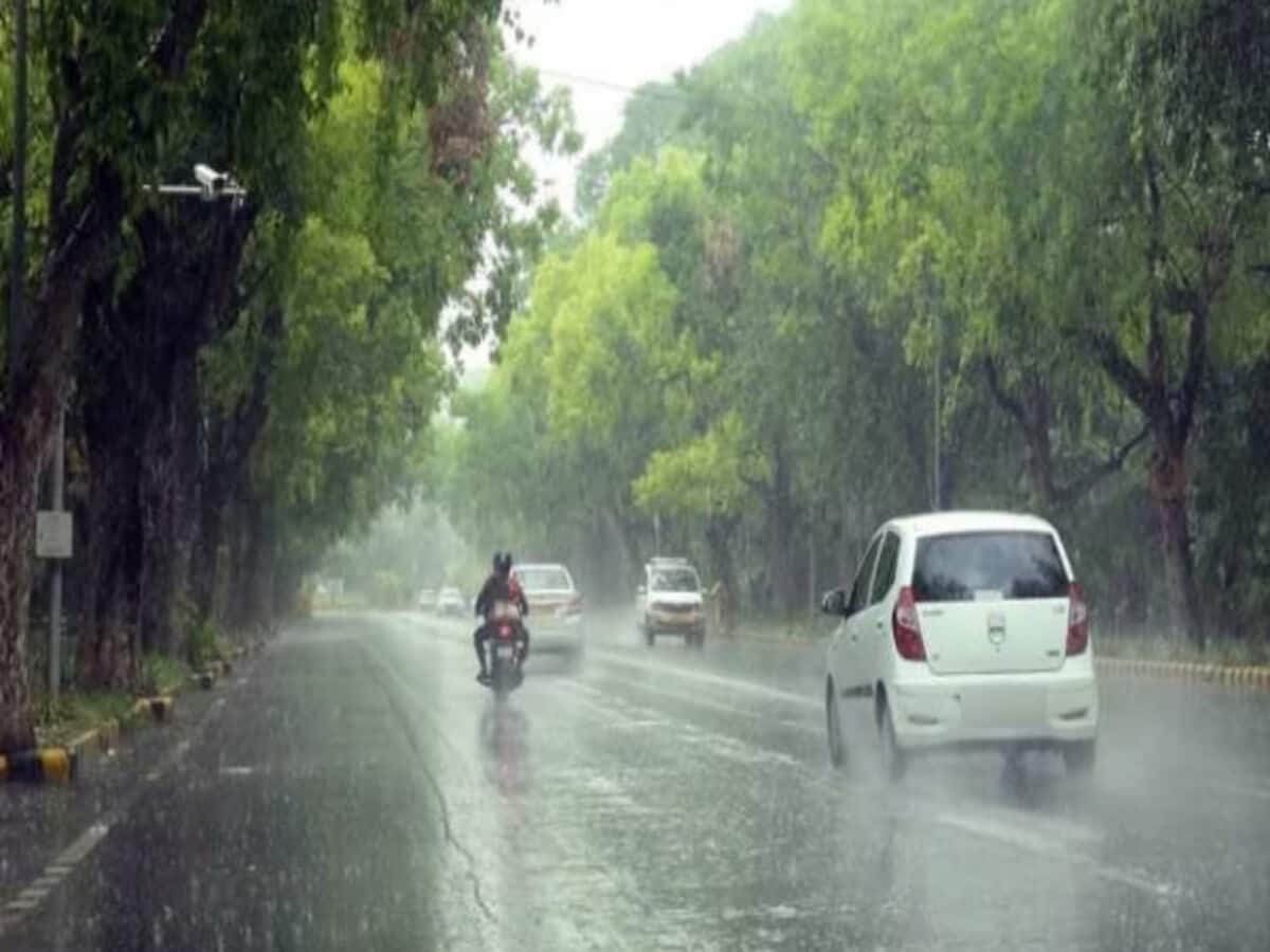 बारिश का सांकेतिक फोटो सोशल मीडिया से दिया गया है