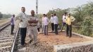 ट्रेन की चपेट में आने से युवक की मौत, देखें वीडियो...