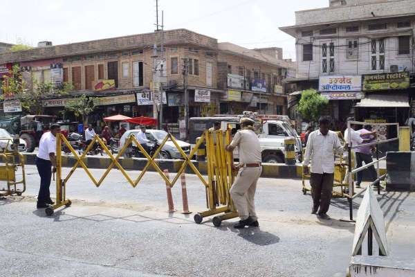 ओवरब्रिज क्षतिग्रस्त, दो दिनों के लिए यातायात पर रोक