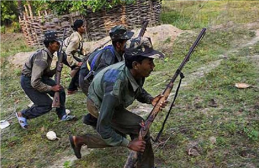Sukma Naxal Attack: जवानों-नक्सलियों के बीच जमकर गोलीबारी, मारा गया खूंखार
नक्सली… सर्चिंग जारी