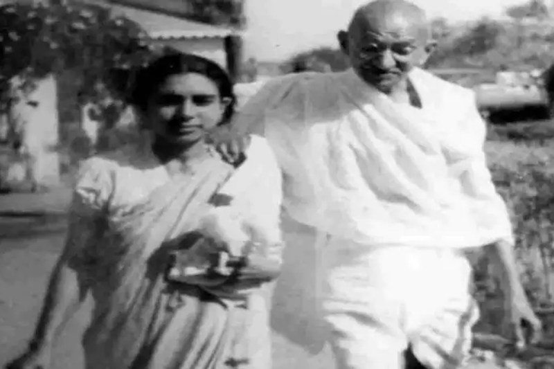 Dr. Sushila Nayyar with Mahatma Gandhi