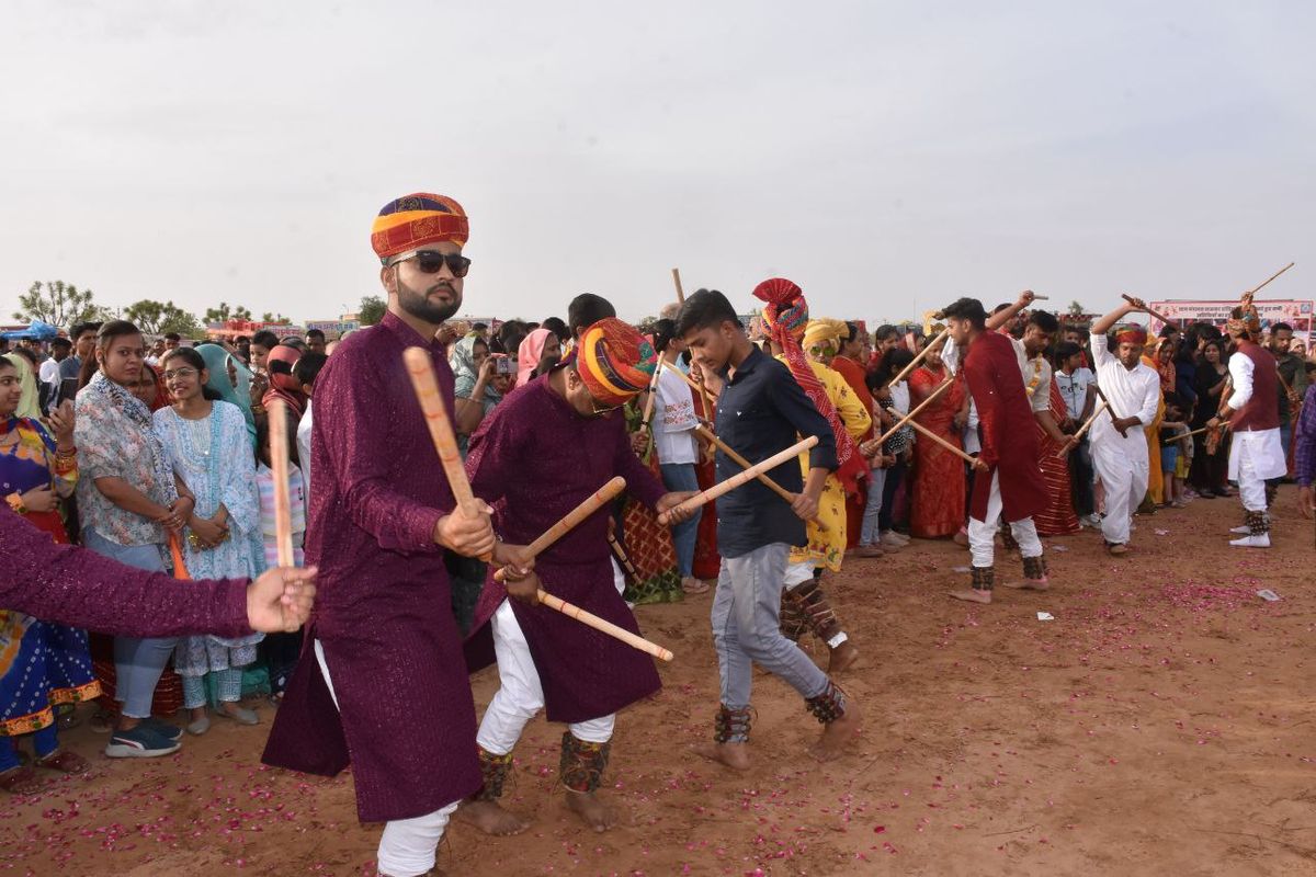 डांडिया नृत्य में झलकी राजस्थानी संस्कृति