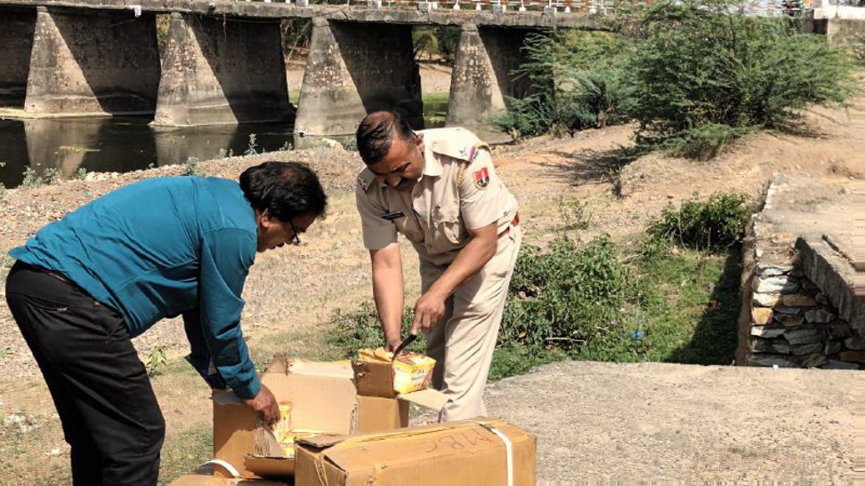 जोधपुर से गुजरात जा रहा 720 किलोग्राम बदबूदार मावा पकड़ा