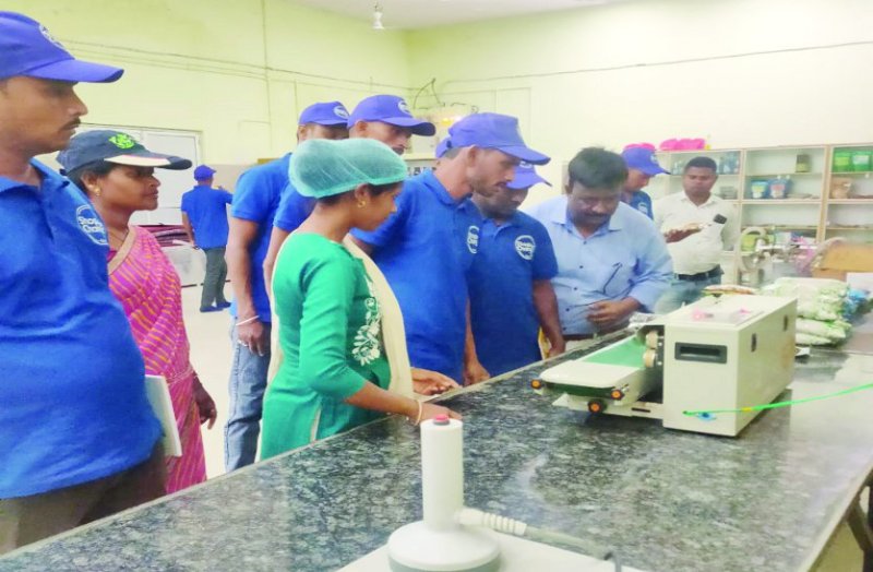 A group of tribal farmers reached Jashpur from Maharashtra.