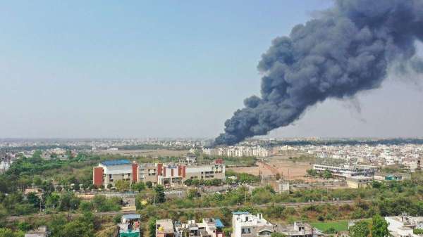 भयंकर ब्लास्ट से धधक उठा रायपुर, बिजली विभाग में लगी भीषण आग, तस्वीरों में देखें तबाही का खौफनाक मंजर