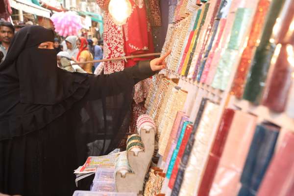 Crowd of shoppers in the market on Eid