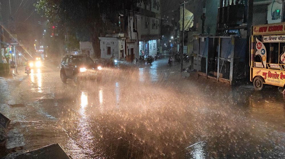 Weather Update: Rain in ajmer city, water flows on road