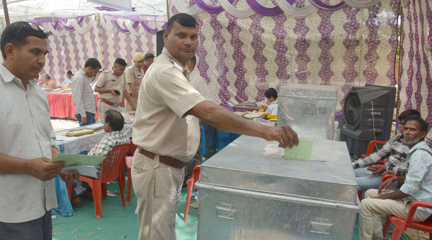 Loksabha Election 2024 मतदान शुरू….अब तोडना है रिकॉर्ड, देखे तस्वीरें
