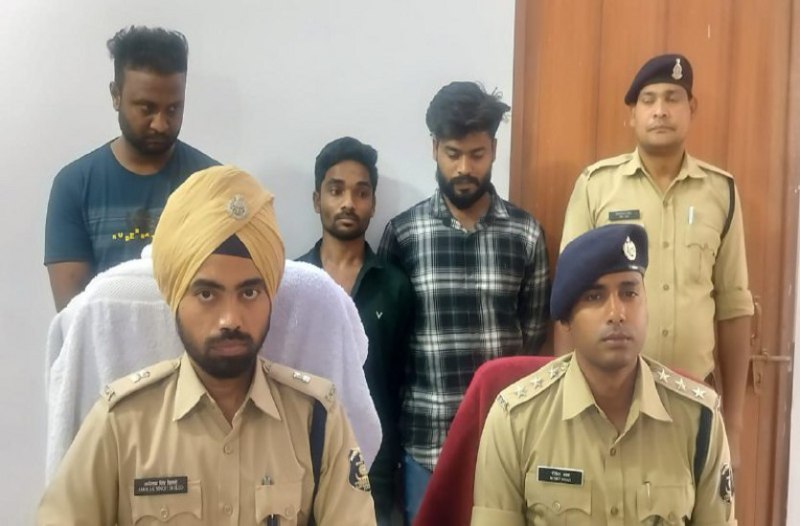 इंस्टाग्राम पर फर्जी ट्रेडिंग ग्रुप एप डाउनलोड कराकर व्यवसायी से 7.35 लाख की ठगी, महाराष्ट्र से 3 आरोपी गिरफ्तार