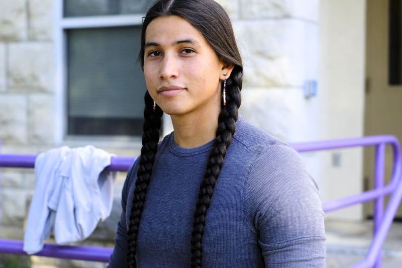 hollywood actor cole brings plenty