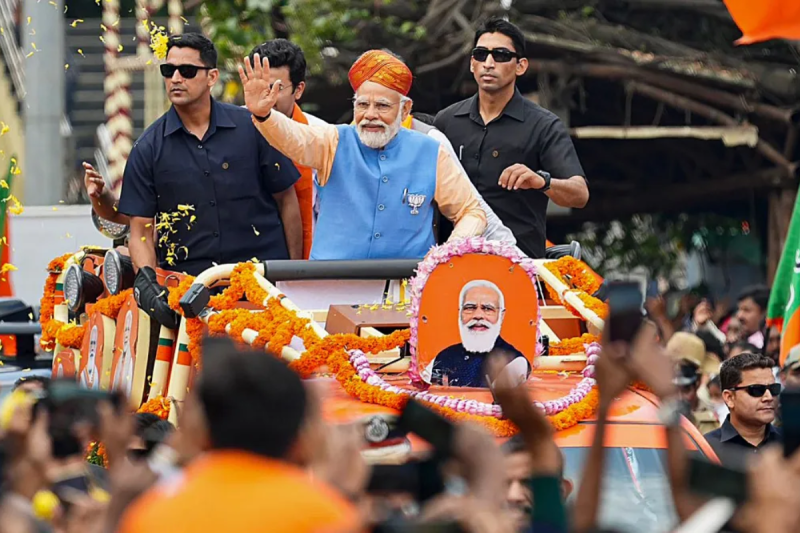 pm_modi_road_show_in_ghaziabad.png