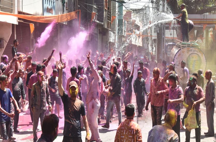 #Ratlam की रंगतेरस: पर इस समाज ने निभाई राजस्थान की परम्परा, Video