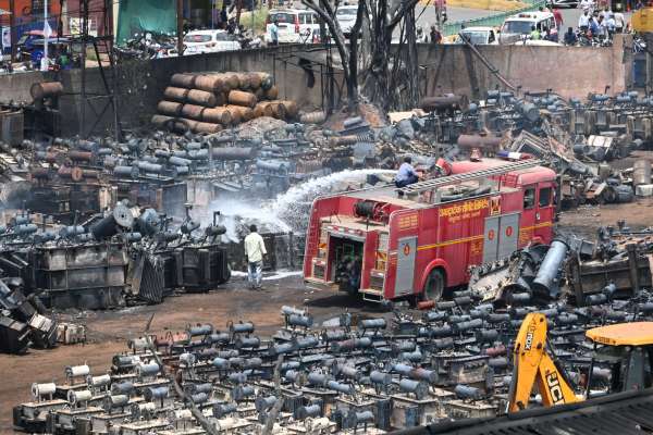 पत्रिका@रायपुर। गुढि़यारी के छत्तीसगढ़ राज्य विद्युत वितरण कंपनी लिमिटेड (सीएसपीडीसीएल) ट्रांसफार्मर गोदाम में शुक्रवार को आग लग गई थी।