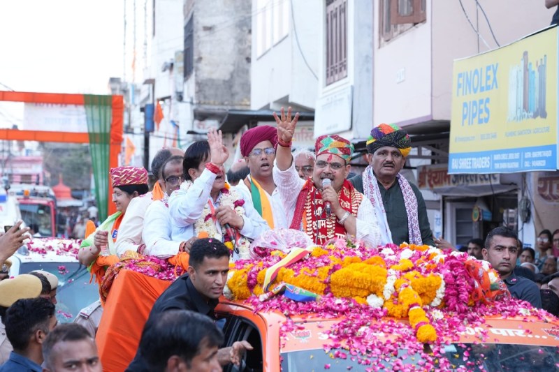 cm_bhajanlal_sharma_road_show_in_devli.jpg