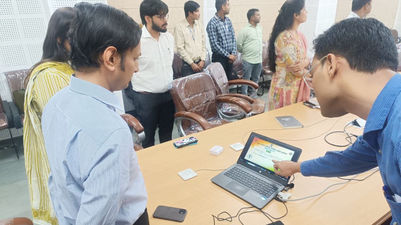 चुनाव में मतदान का प्रतिशत बढ़ाने के लिए डिजिटल प्लेटफार्म आ रहा पसंद, पढे़ यह खबर
